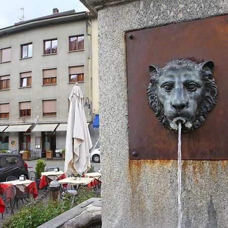 Albergo Gusmeroli ตีราโน ภายนอก รูปภาพ