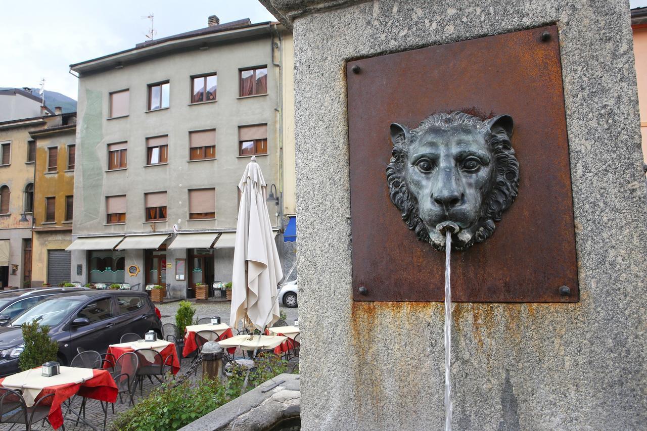 Albergo Gusmeroli ตีราโน ภายนอก รูปภาพ