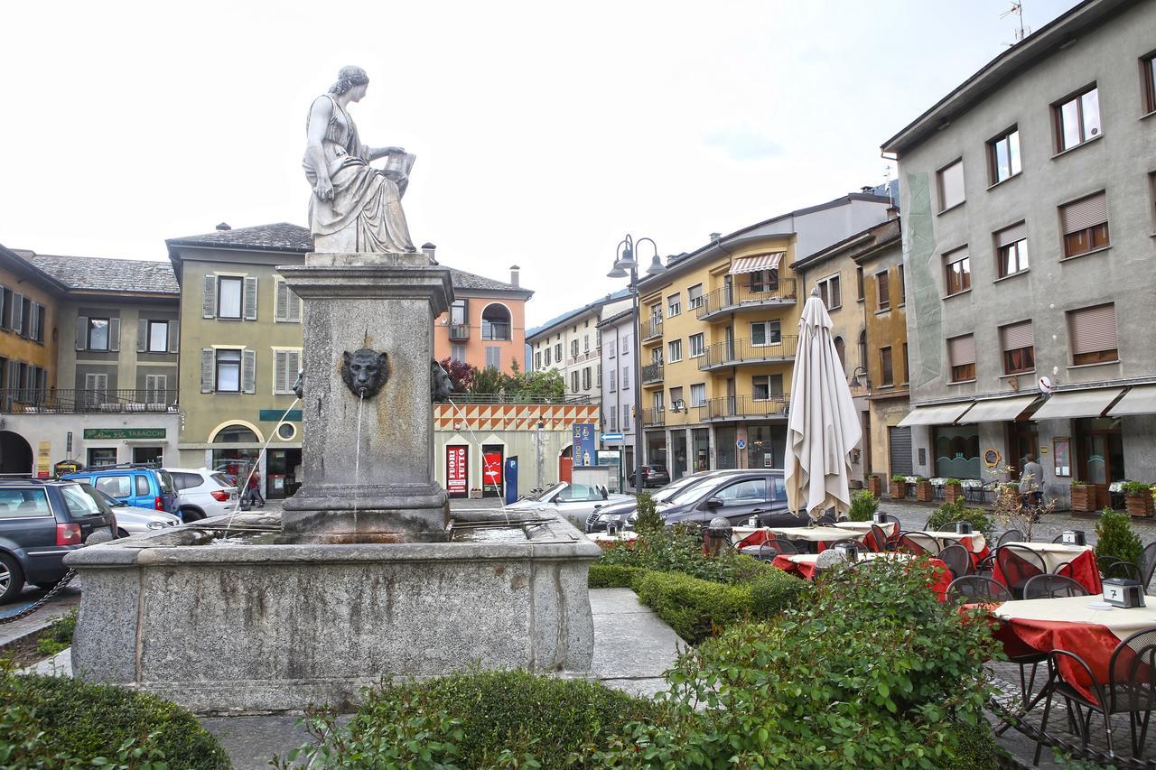 Albergo Gusmeroli ตีราโน ภายนอก รูปภาพ