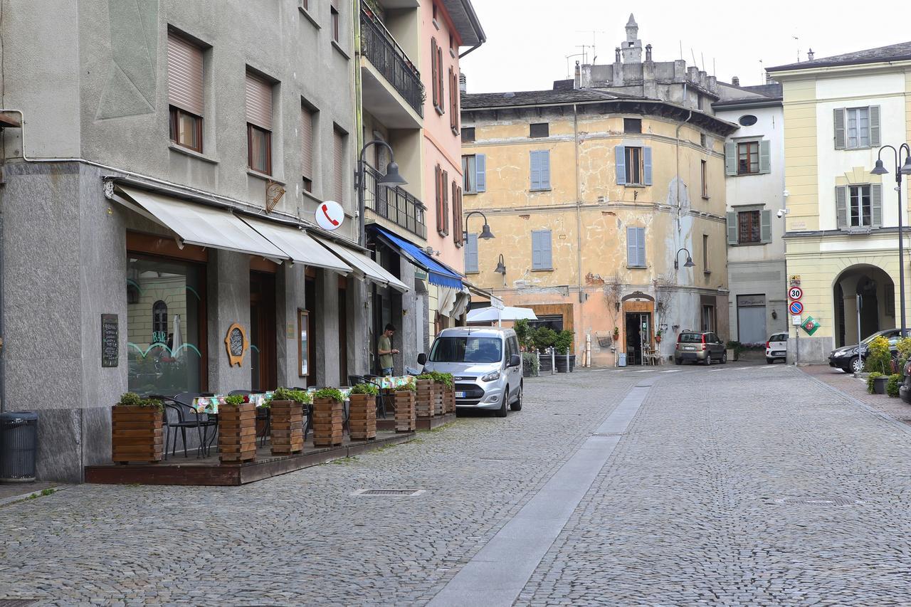 Albergo Gusmeroli ตีราโน ภายนอก รูปภาพ